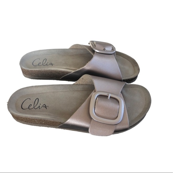 {Celia} Gold slides - Picture 2 of 3